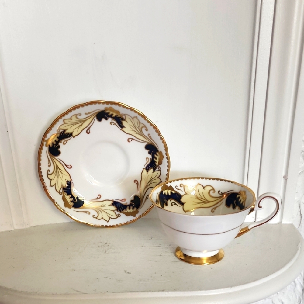 Beautiful Tuscan Cup and Saucer, Excellent Vintage Condition England